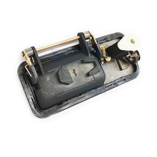 將圖片載入圖庫檢視器 8191334 20398466 8191335 20398467 door handle with key for Volvo Truck FH12 FH16 FM7 FM12 FM9 NH12 Body Part Plastic